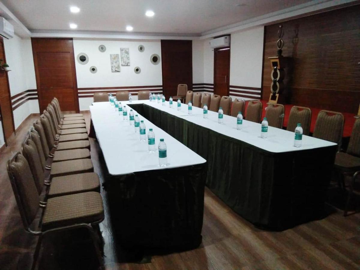 Hotel Dr Rajkumar International Бангалор Экстерьер фото