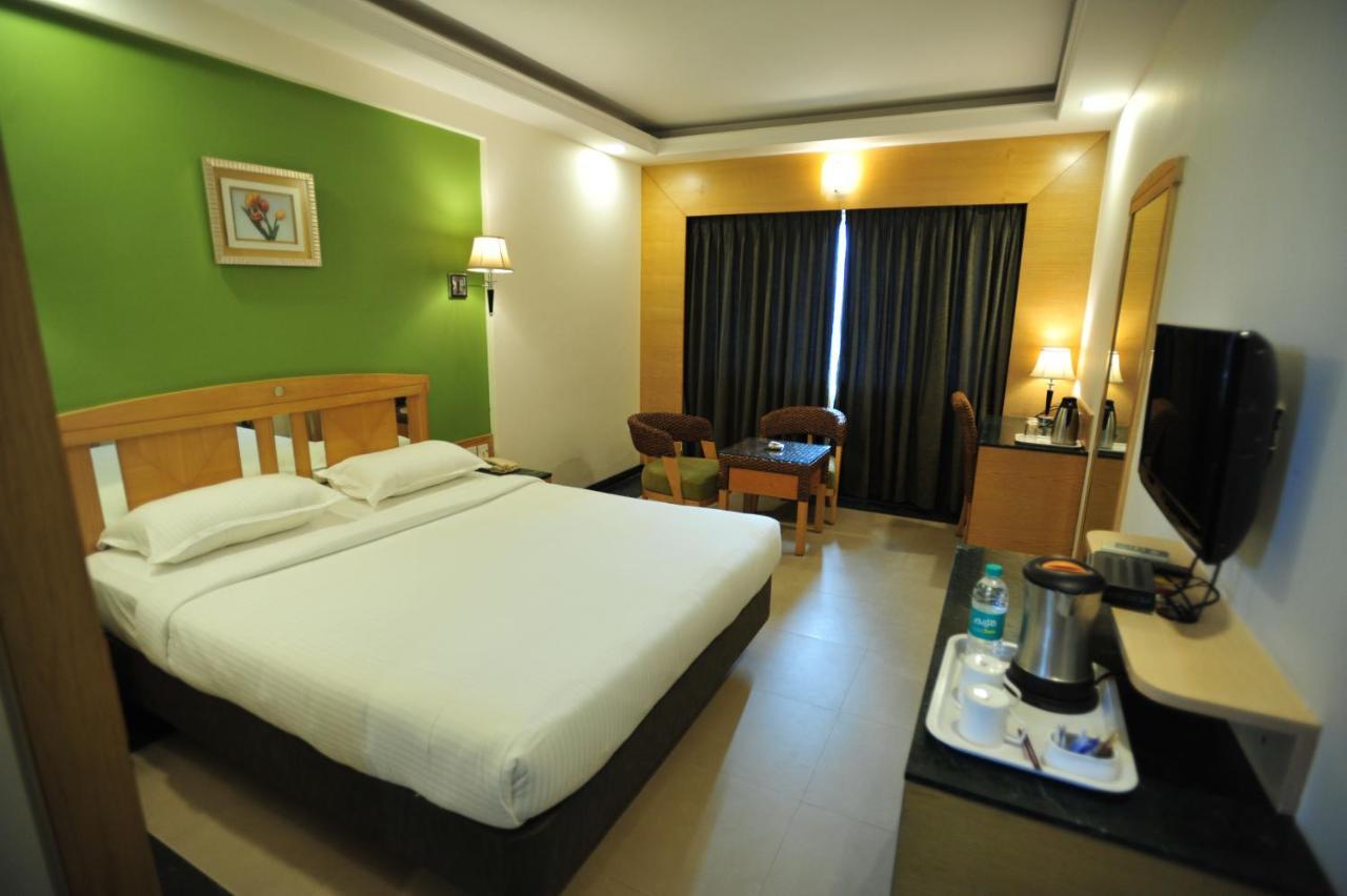 Hotel Dr Rajkumar International Бангалор Экстерьер фото