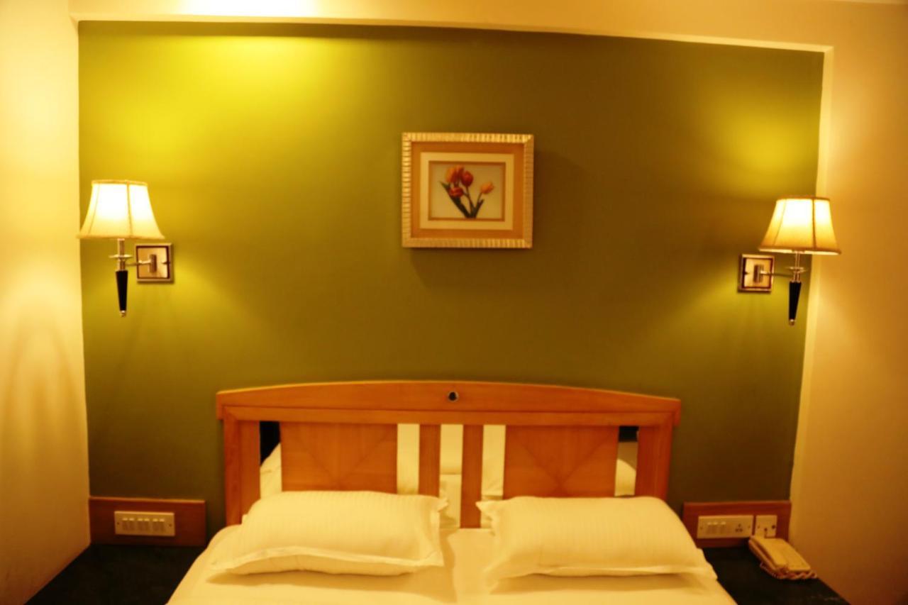 Hotel Dr Rajkumar International Бангалор Экстерьер фото