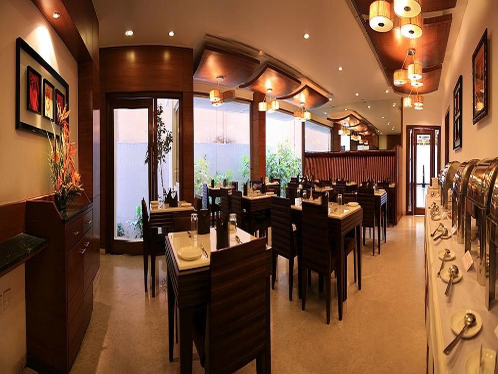 Hotel Dr Rajkumar International Бангалор Экстерьер фото