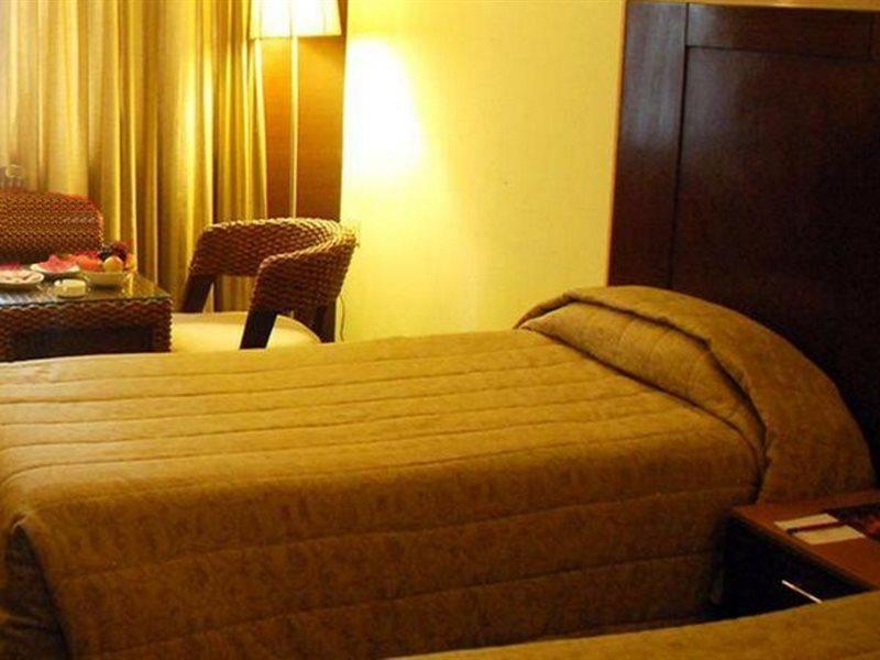 Hotel Dr Rajkumar International Бангалор Экстерьер фото