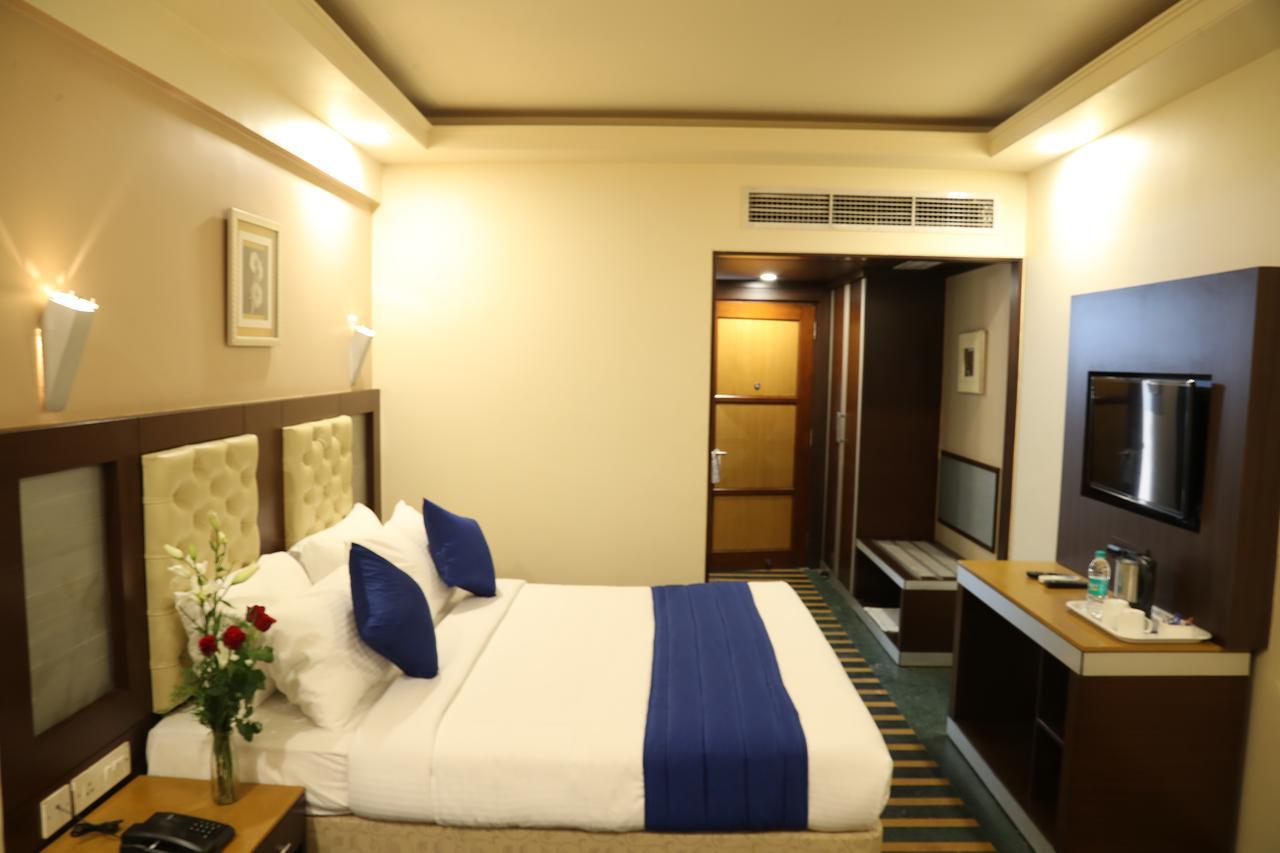 Hotel Dr Rajkumar International Бангалор Экстерьер фото