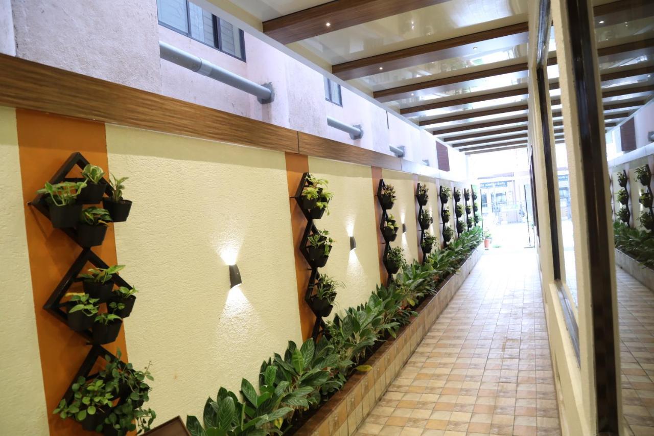 Hotel Dr Rajkumar International Бангалор Номер фото